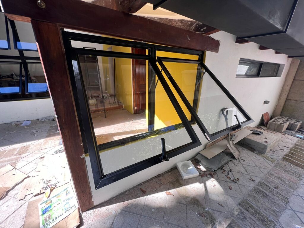 Ventanas Proyectables, Puertas y Vidrio